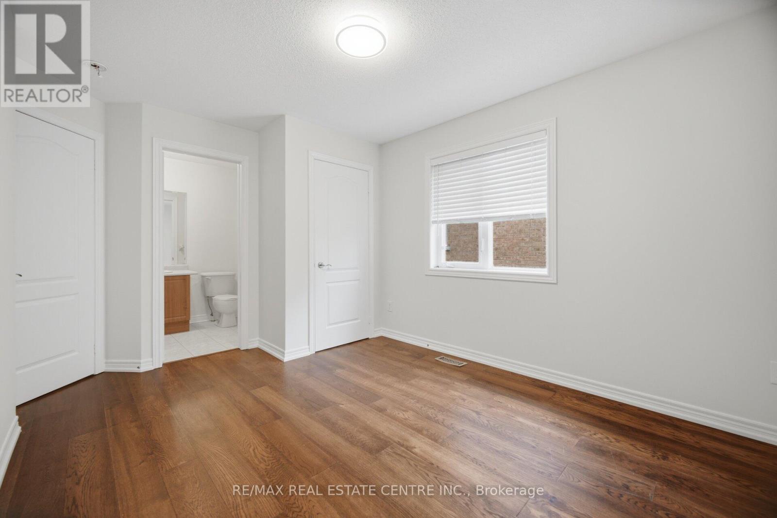 5384 Valhalla (Main And Second Floor) Crescent, Mississauga, Ontario  L5M 0K4 - Photo 33 - W12971294