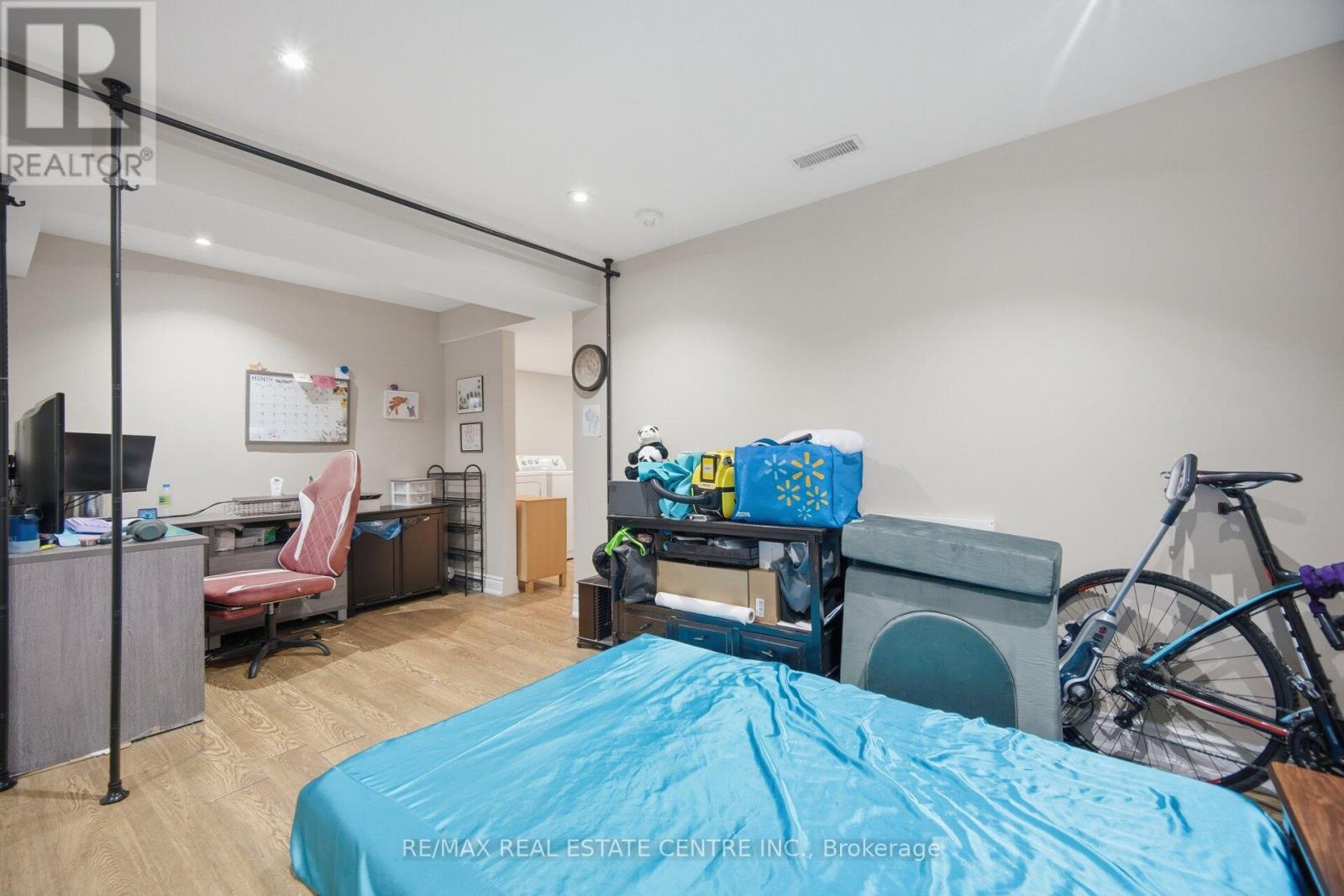 5384 Valhalla (Main And Second Floor) Crescent, Mississauga, Ontario  L5M 0K4 - Photo 41 - W12971294