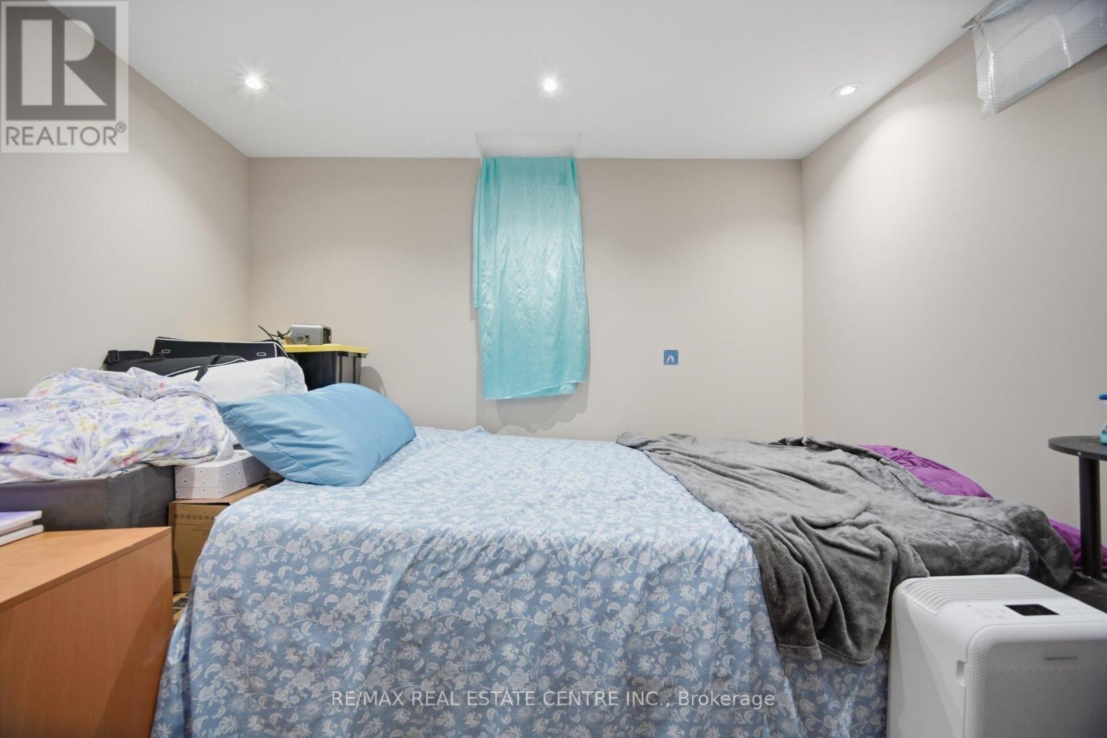 5384 Valhalla (Main And Second Floor) Crescent, Mississauga, Ontario  L5M 0K4 - Photo 45 - W12971294