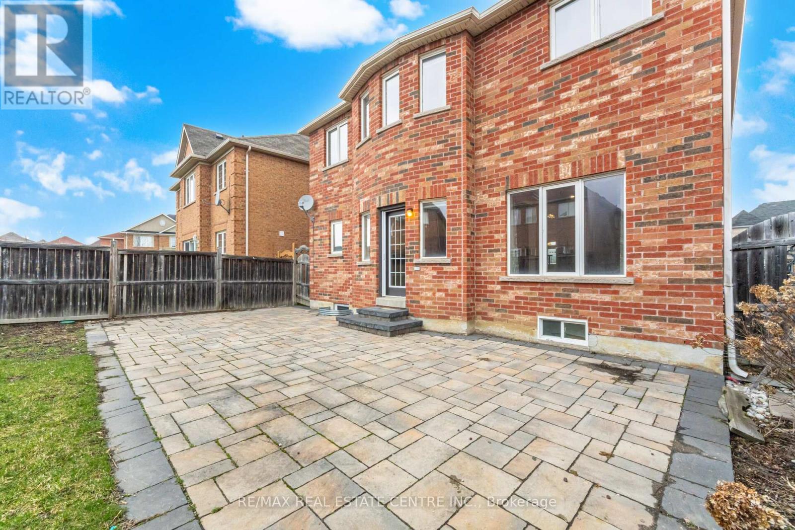 5384 Valhalla (Main And Second Floor) Crescent, Mississauga, Ontario  L5M 0K4 - Photo 49 - W12971294