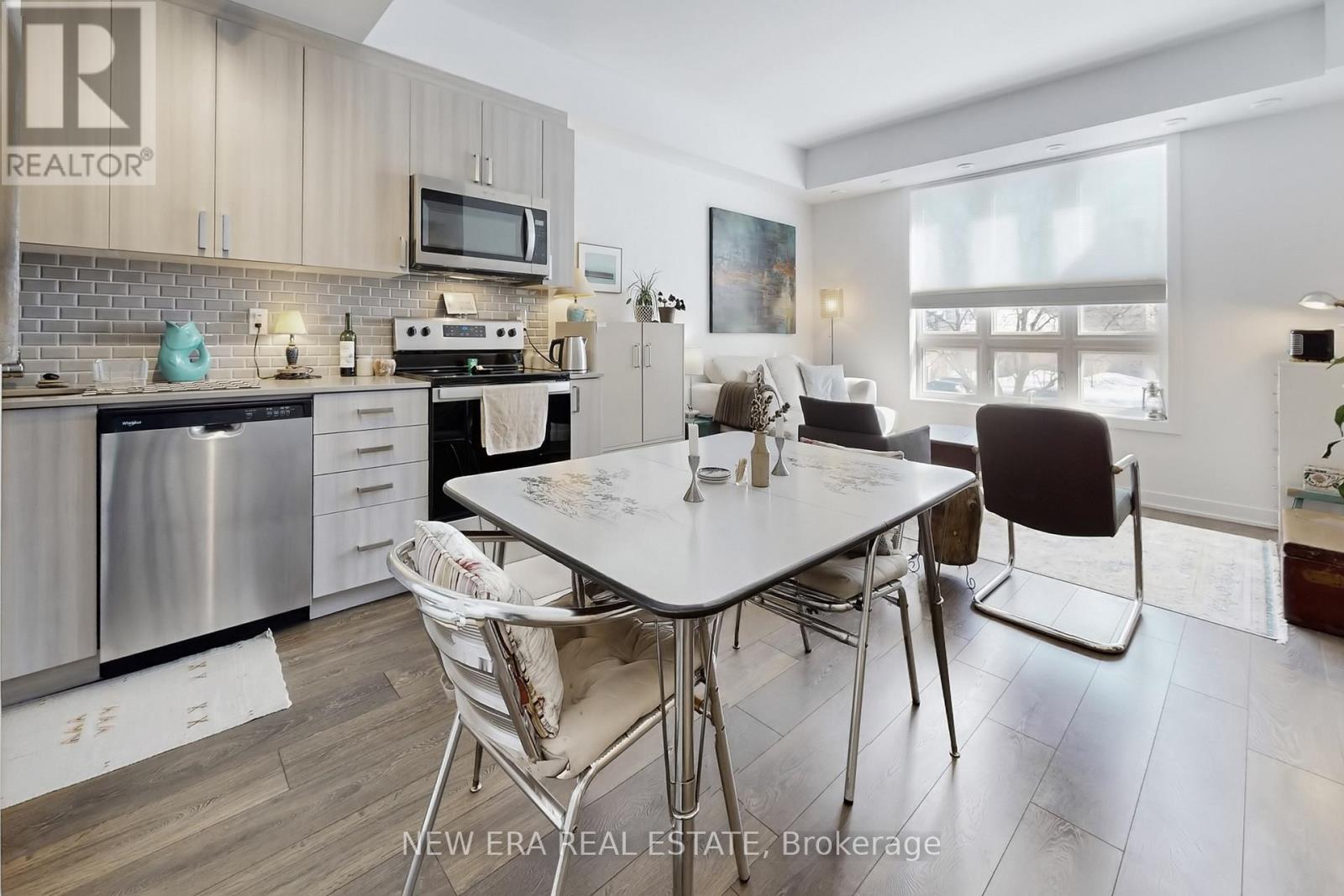 7 - 4015 Hickory Drive, Mississauga, Ontario  L4W 1L1 - Photo 4 - W12971296