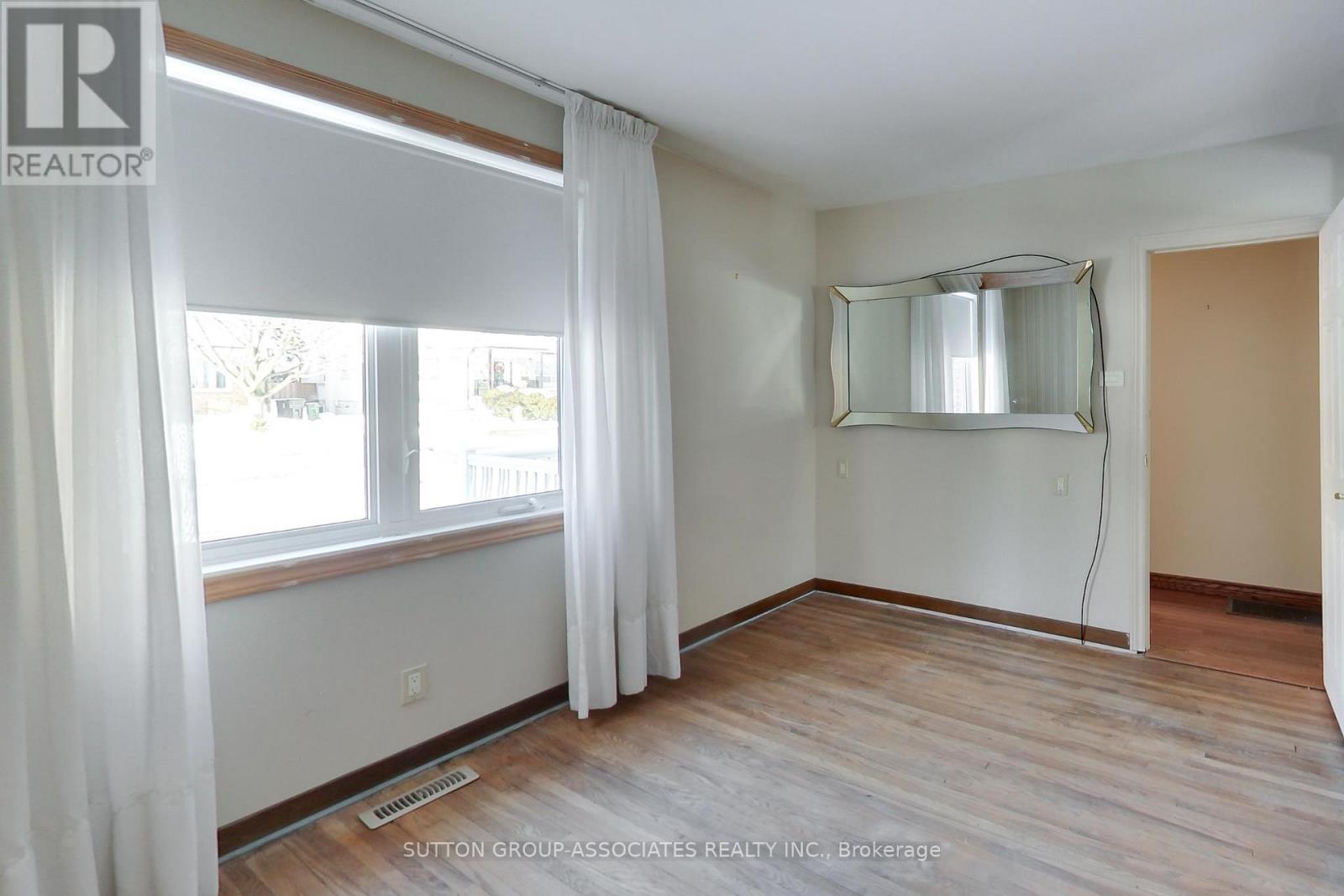 683 Glengrove Avenue, Toronto, Ontario  M6B 2J2 - Photo 10 - W12971304