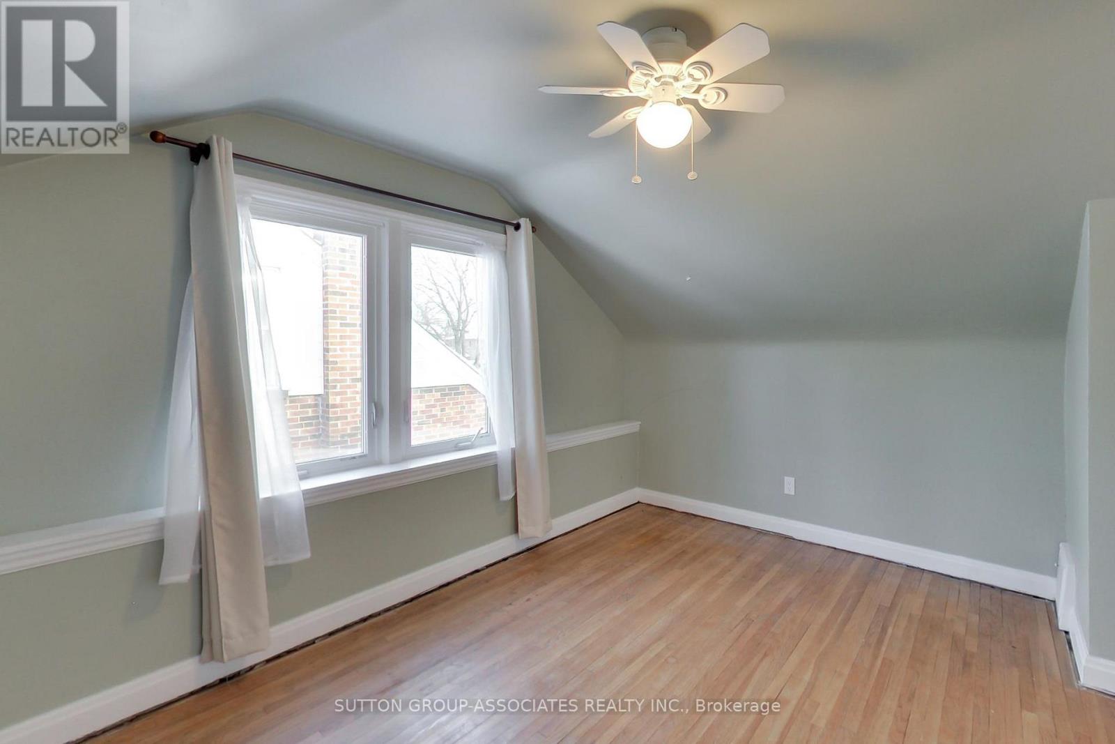 683 Glengrove Avenue, Toronto, Ontario  M6B 2J2 - Photo 23 - W12971304