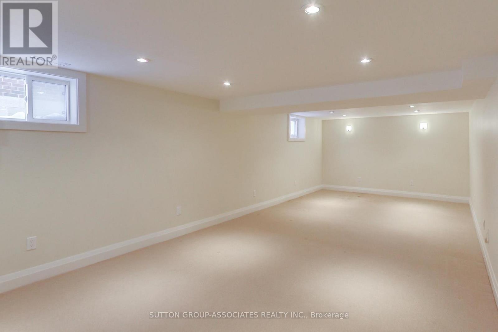 683 Glengrove Avenue, Toronto, Ontario  M6B 2J2 - Photo 24 - W12971304