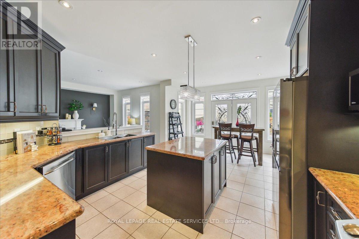 3150 Trailside Drive, Oakville, Ontario  L6M 0P6 - Photo 17 - W12971310