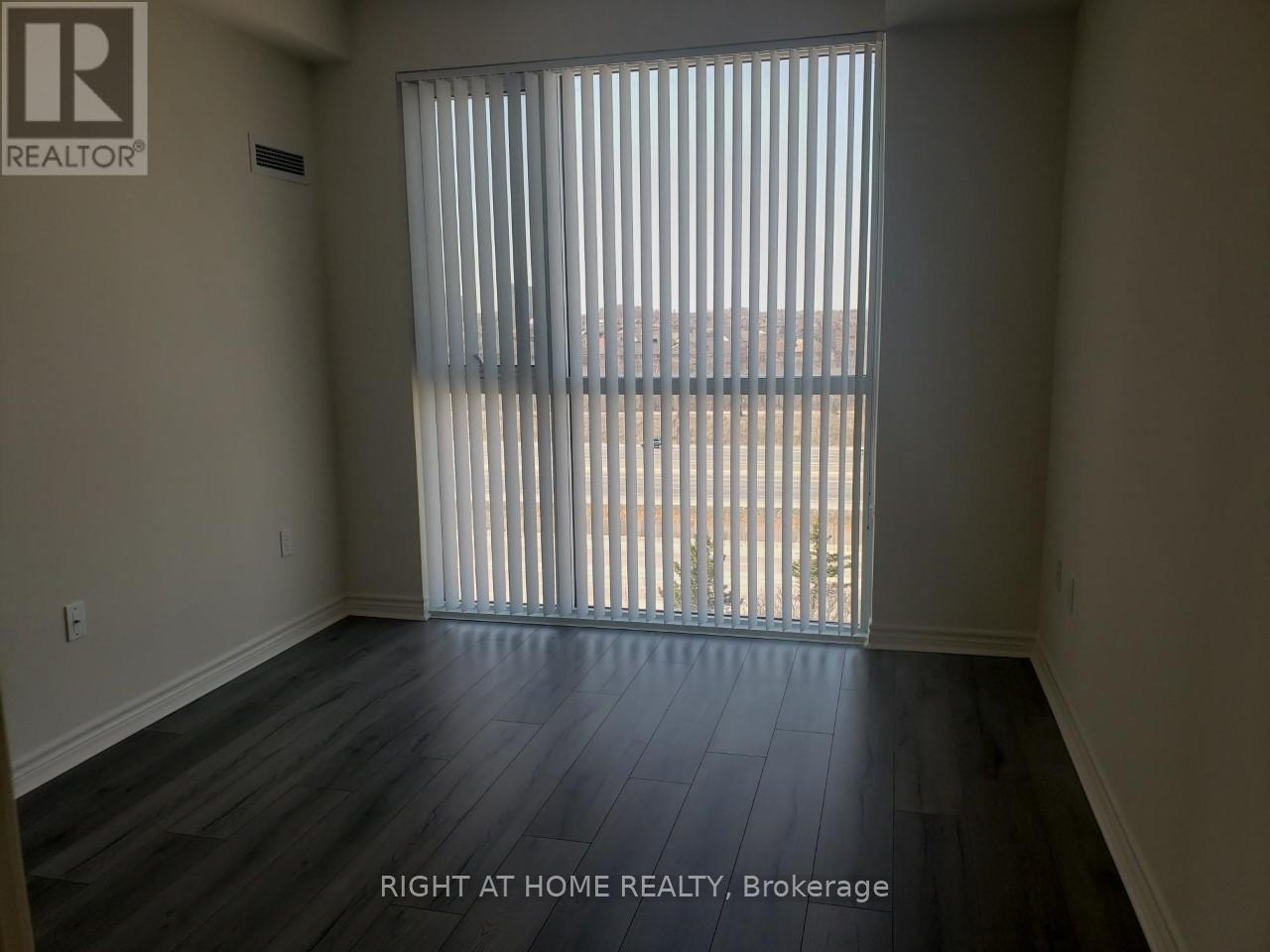 816 - 349 Rathburn Road W, Mississauga, Ontario  L5B 0G9 - Photo 10 - W12971314