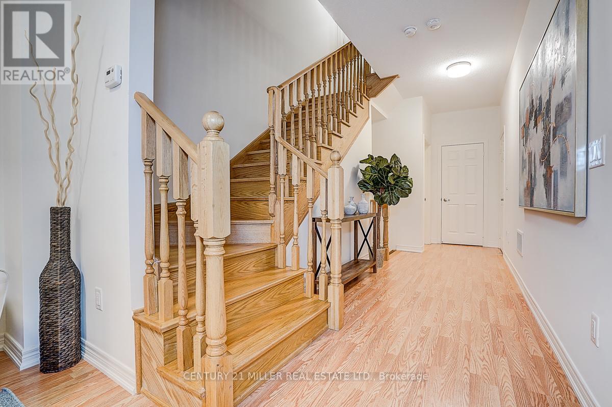 465 Manhattan Common, Oakville, Ontario  L6H 3P5 - Photo 6 - W12971318