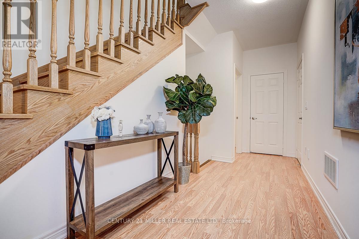 465 Manhattan Common, Oakville, Ontario  L6H 3P5 - Photo 7 - W12971318