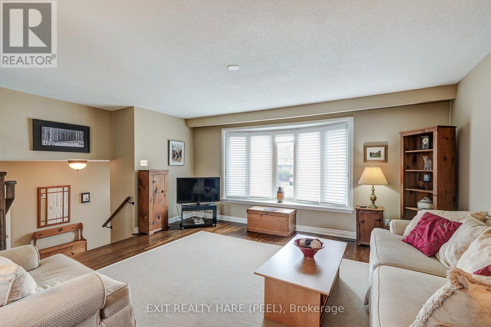 29 Trotters Lane, Brampton, Ontario  L6Y 1B5 - Photo 11 - W12971320