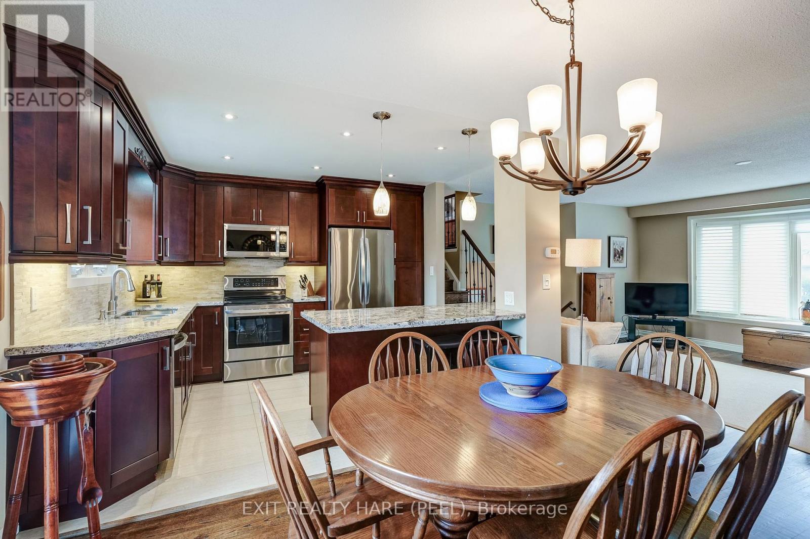 29 Trotters Lane, Brampton, Ontario  L6Y 1B5 - Photo 13 - W12971320