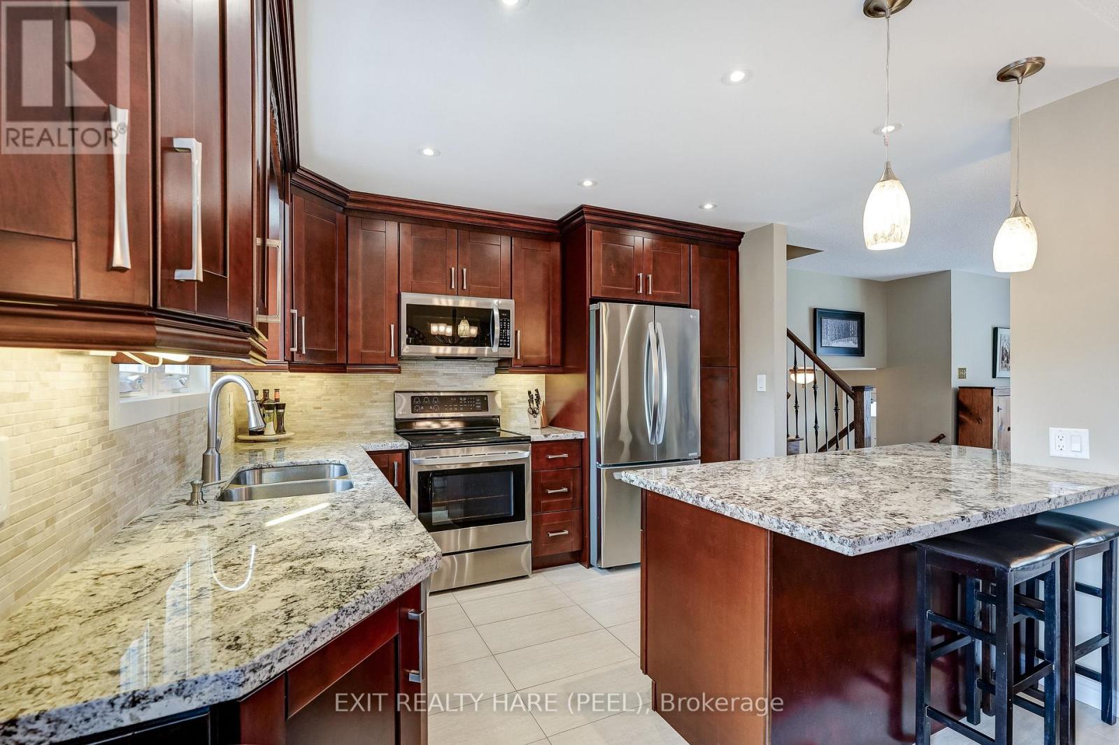 29 Trotters Lane, Brampton, Ontario  L6Y 1B5 - Photo 15 - W12971320