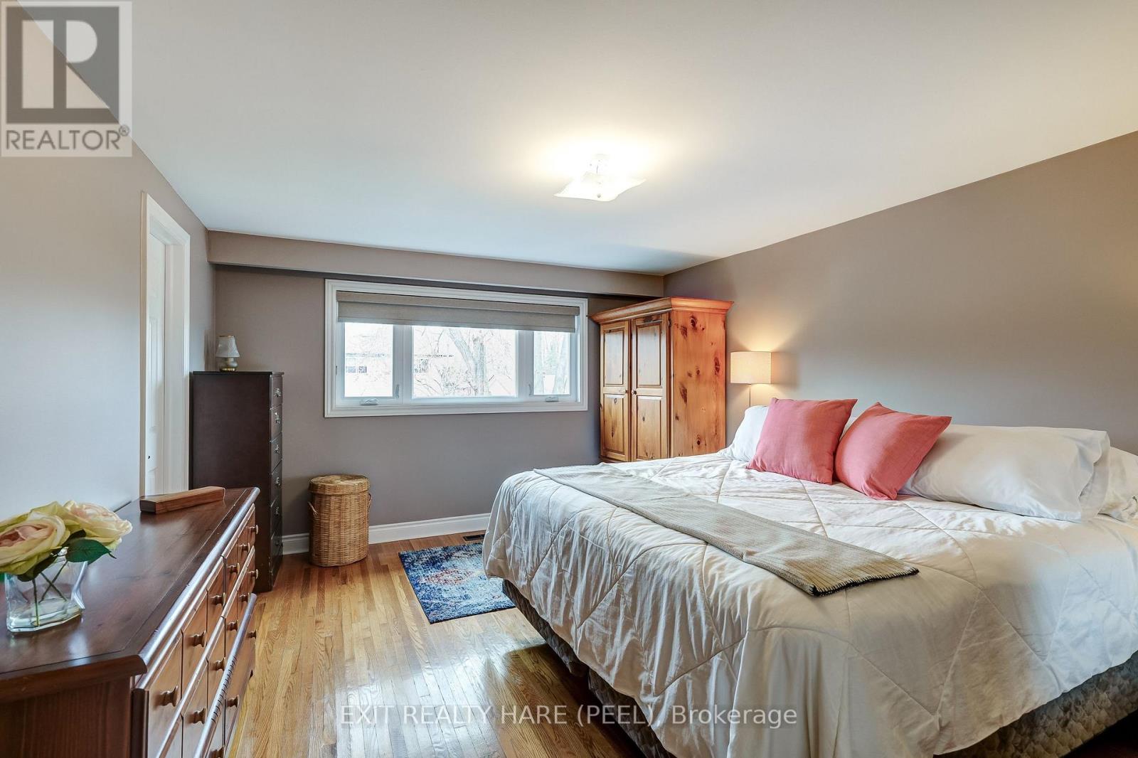 29 Trotters Lane, Brampton, Ontario  L6Y 1B5 - Photo 19 - W12971320