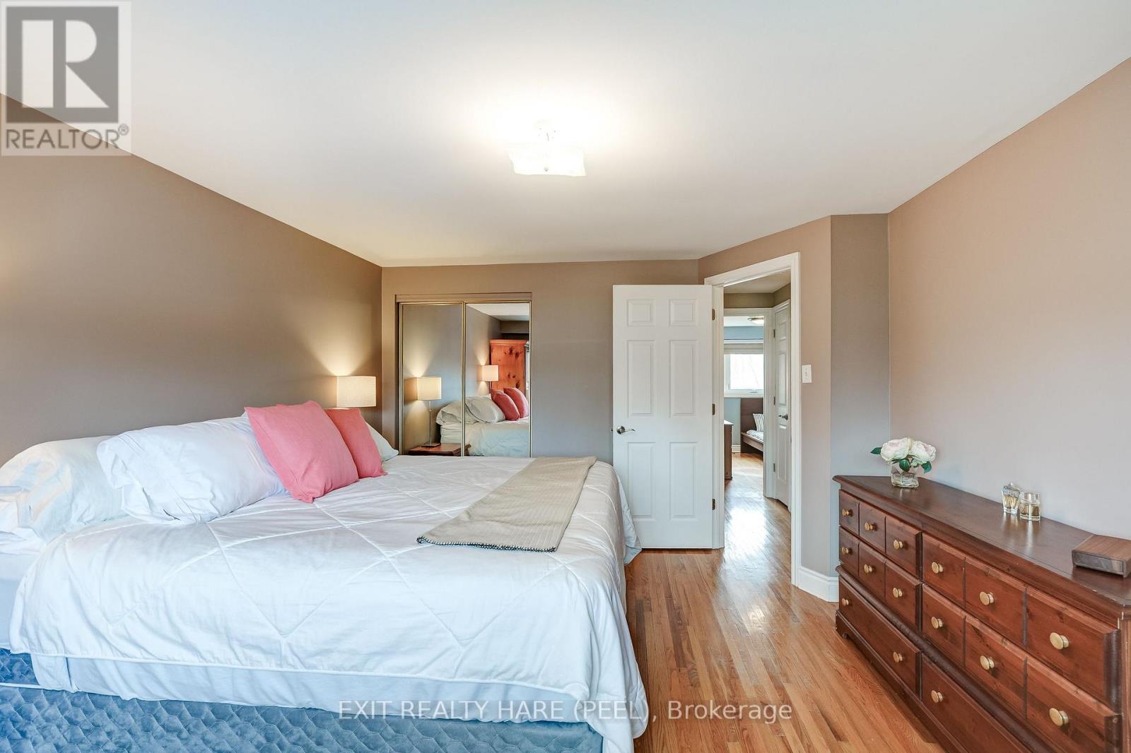 29 Trotters Lane, Brampton, Ontario  L6Y 1B5 - Photo 20 - W12971320