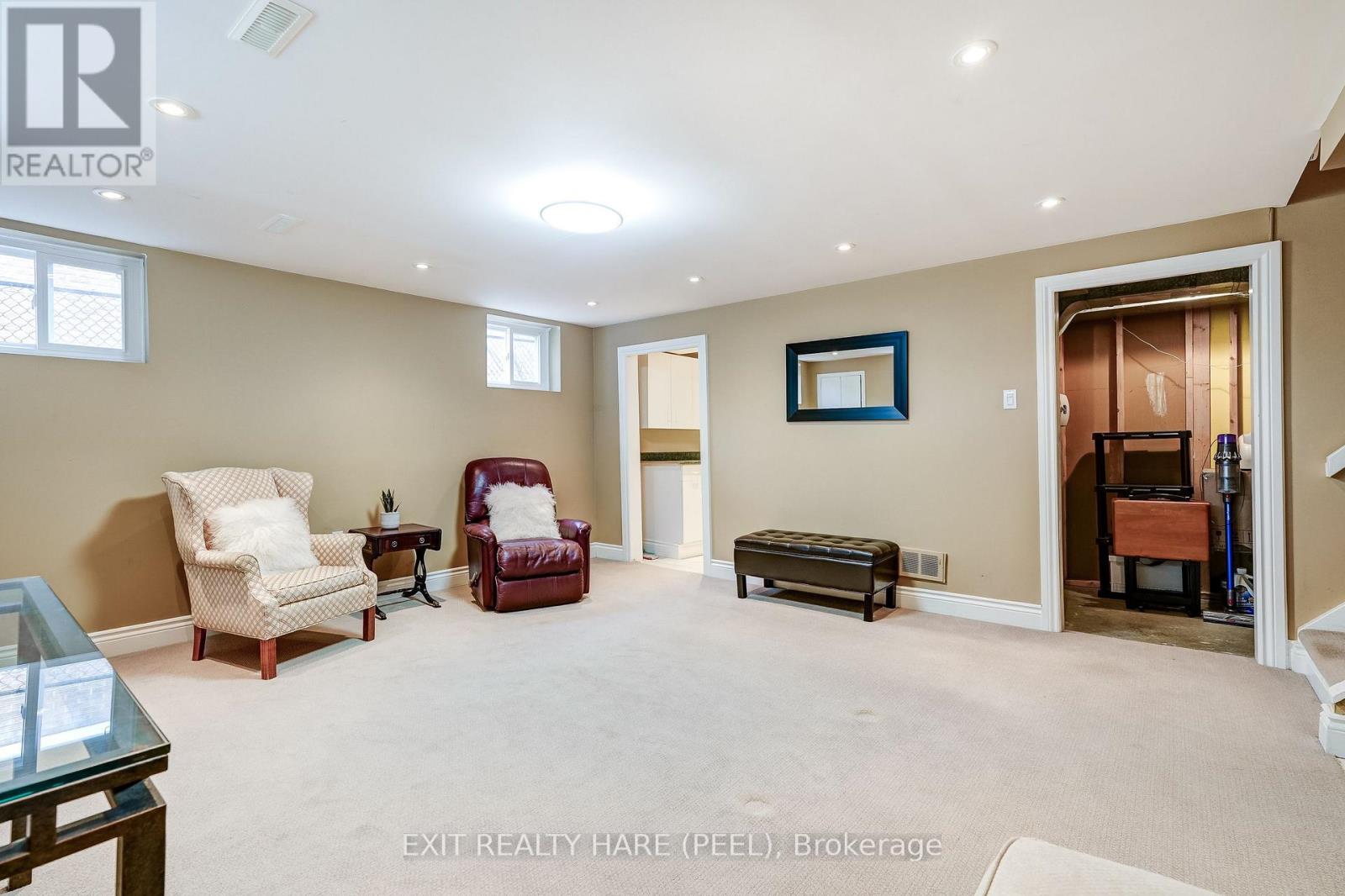 29 Trotters Lane, Brampton, Ontario  L6Y 1B5 - Photo 28 - W12971320