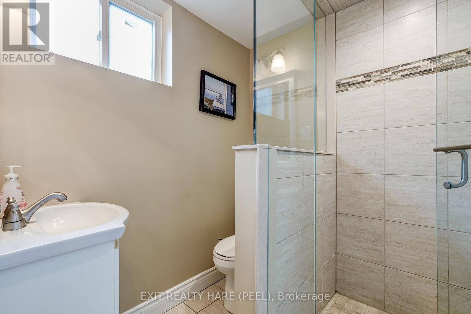 29 Trotters Lane, Brampton, Ontario  L6Y 1B5 - Photo 31 - W12971320