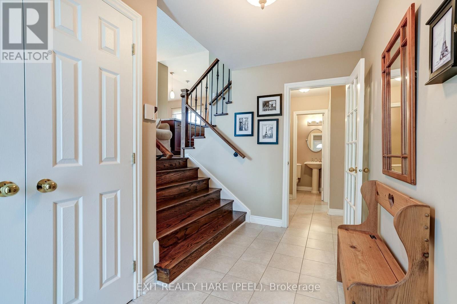 29 Trotters Lane, Brampton, Ontario  L6Y 1B5 - Photo 6 - W12971320