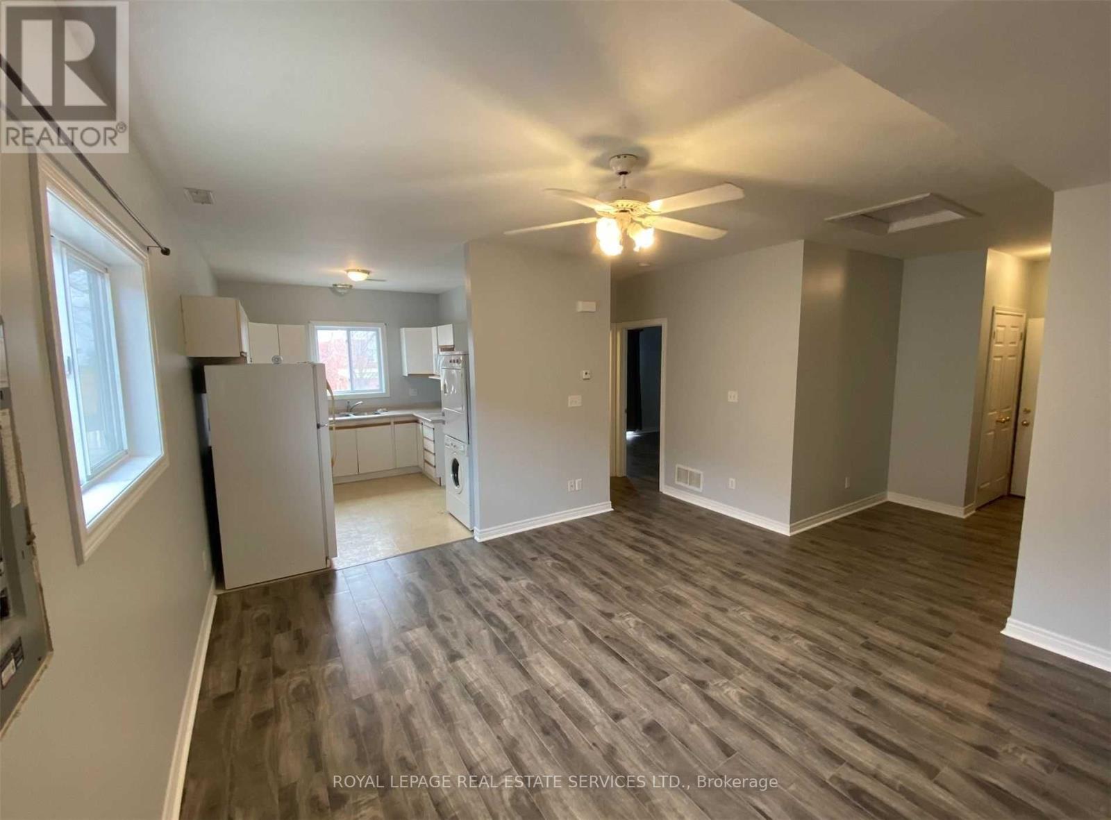 D - 76 Guelph Street, Halton Hills, Ontario  L7G 3Z5 - Photo 3 - W12971346