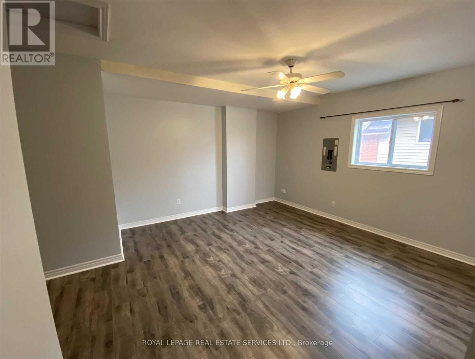 D - 76 Guelph Street, Halton Hills, Ontario  L7G 3Z5 - Photo 5 - W12971346