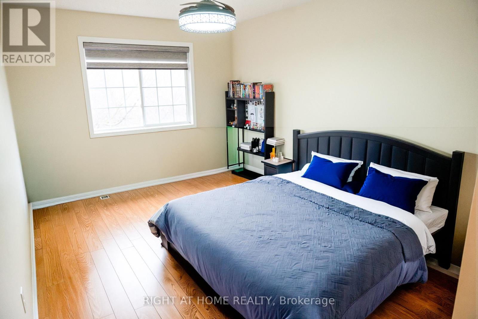 137 Whitwell Drive, Brampton, Ontario  L6P 1L2 - Photo 12 - W12971406