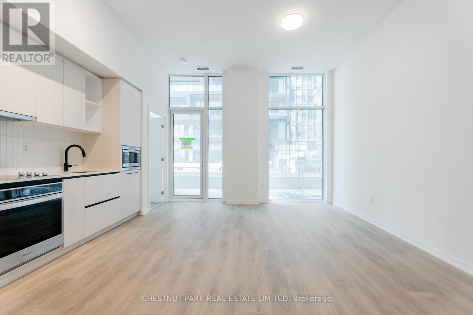 305 - 10 Graphophone Grove, Toronto, Ontario  M6H 0E5 - Photo 5 - W12971420