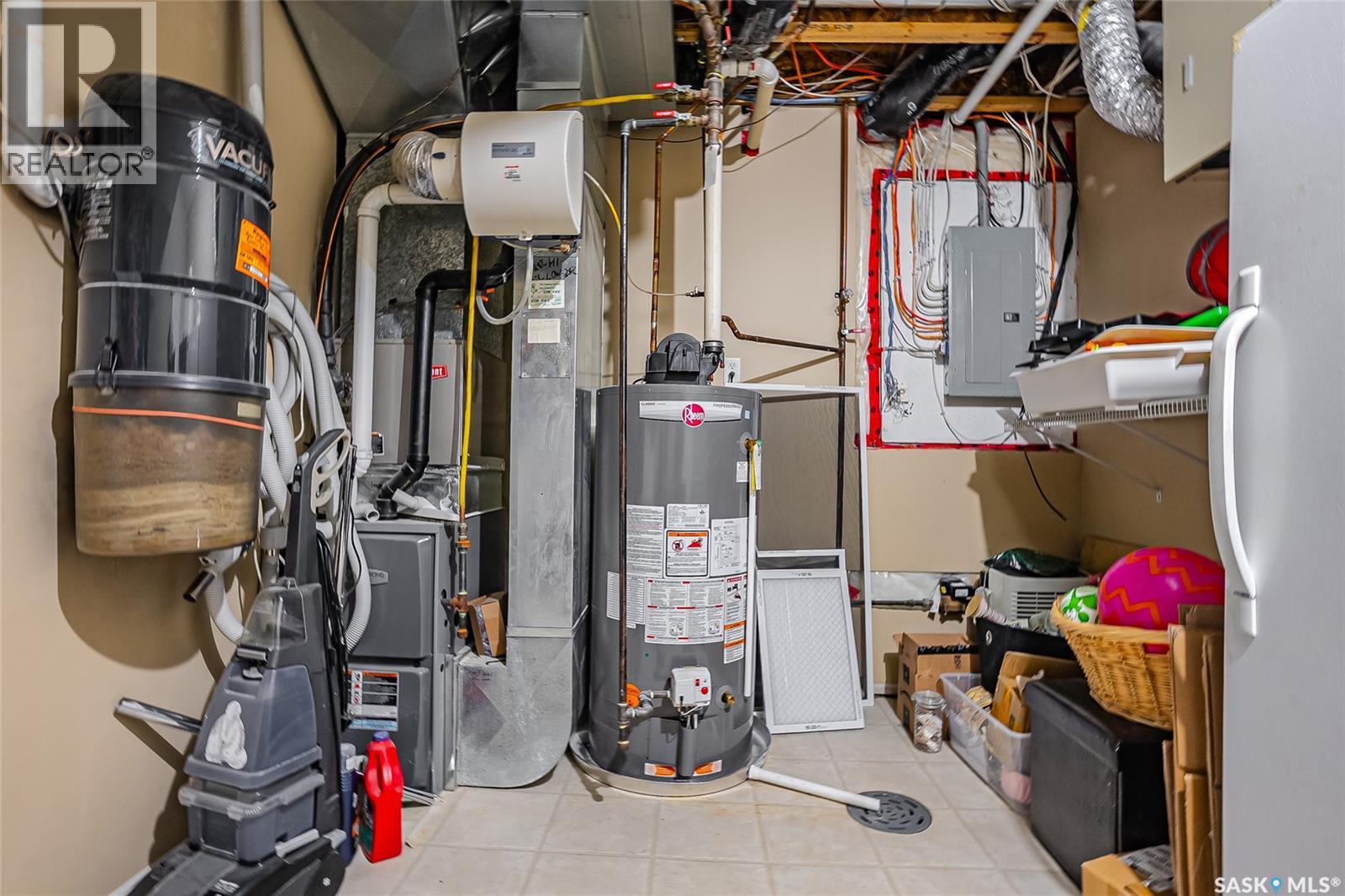 608 3rd Street N, Martensville, Saskatchewan  S0K 2T0 - Photo 37 - SK032309