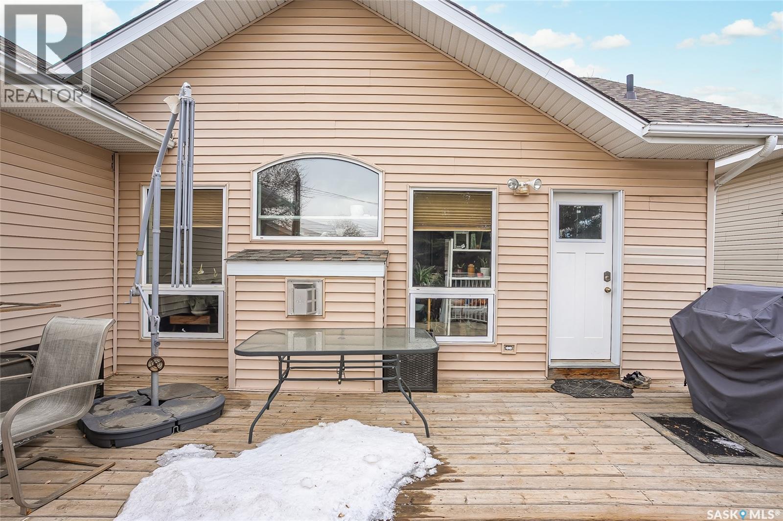 608 3rd Street N, Martensville, Saskatchewan  S0K 2T0 - Photo 40 - SK032309