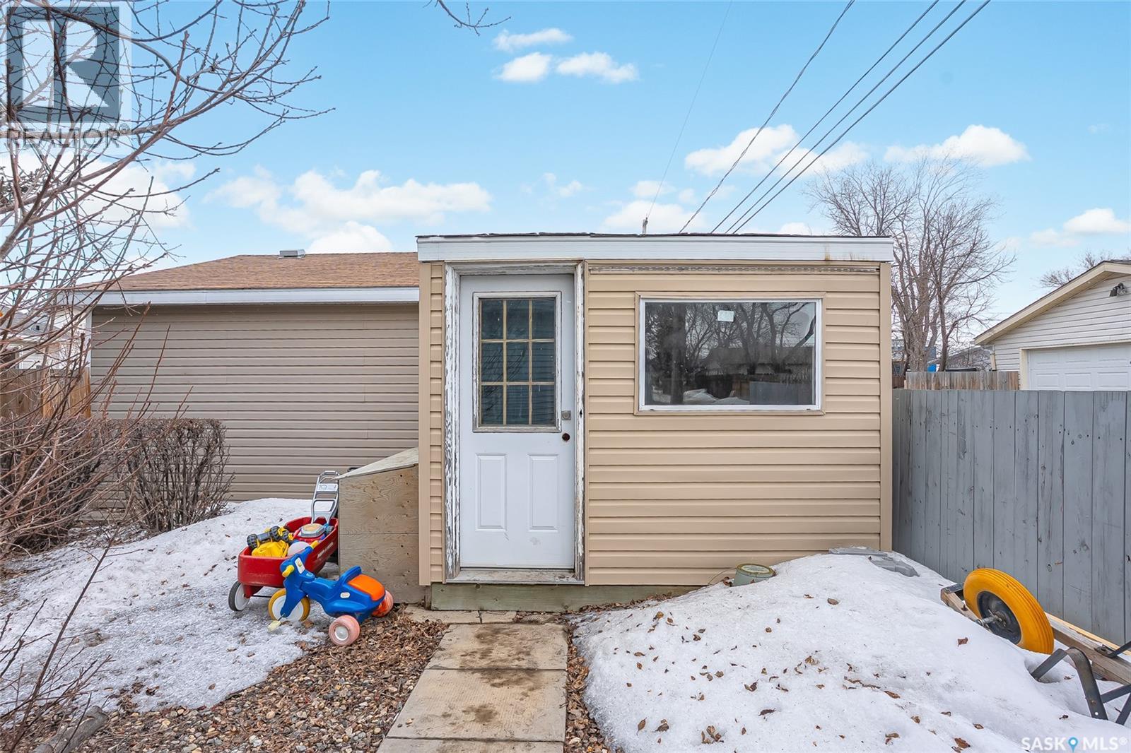 608 3rd Street N, Martensville, Saskatchewan  S0K 2T0 - Photo 44 - SK032309