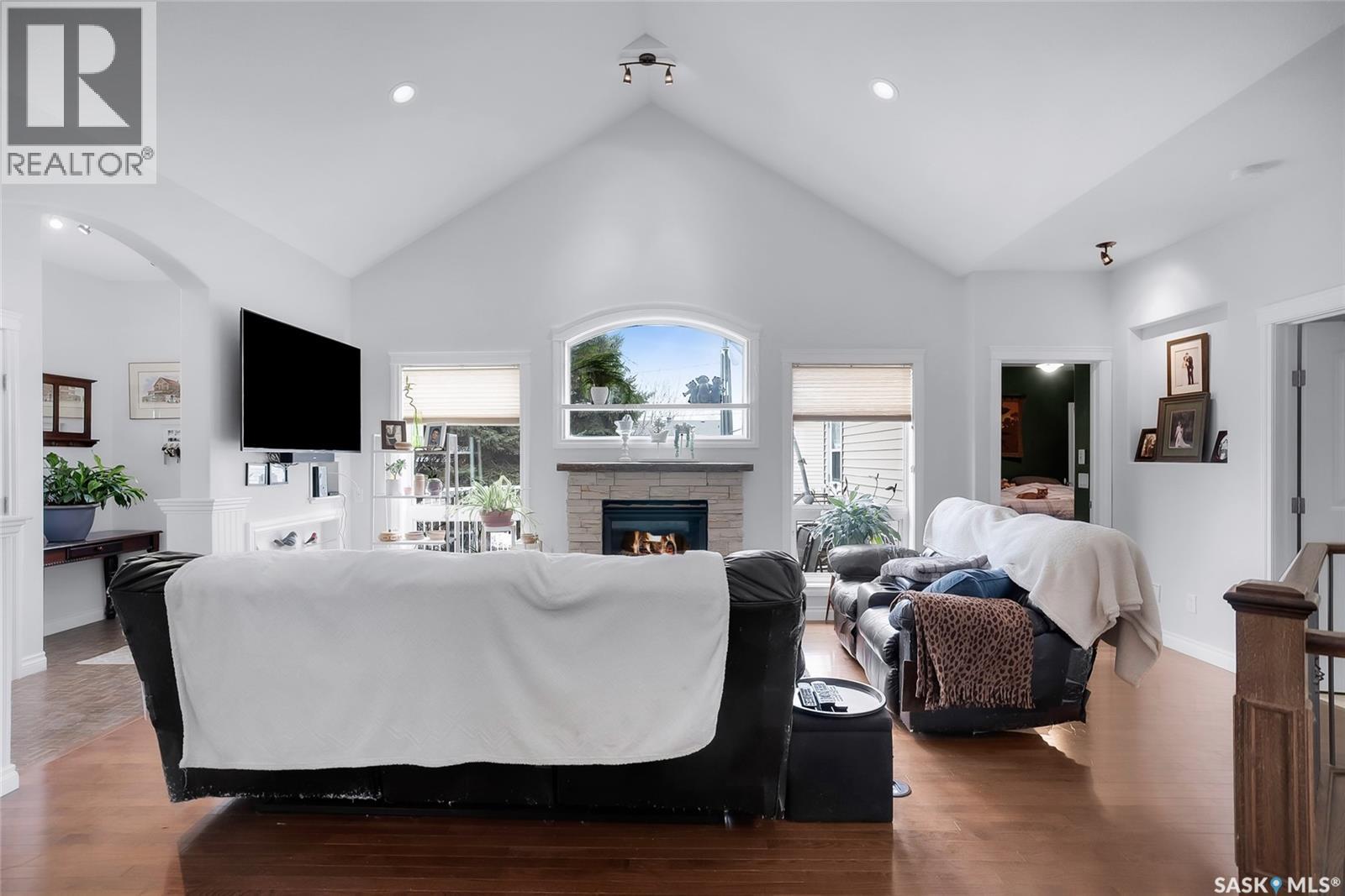 608 3rd Street N, Martensville, Saskatchewan  S0K 2T0 - Photo 5 - SK032309