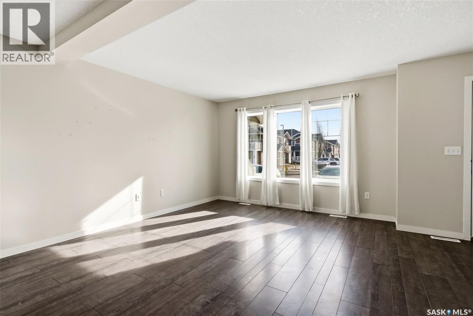 2 5752 Gordon Road, Regina, Saskatchewan  S4W 0M1 - Photo 3 - SK032271