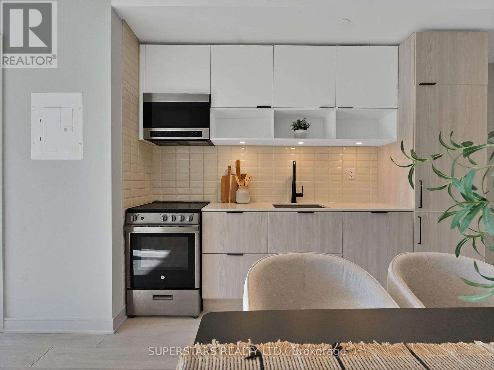 N566 - 35 Rolling Mills Road, Toronto, Ontario  M5A 0V6 - Photo 8 - C12967914