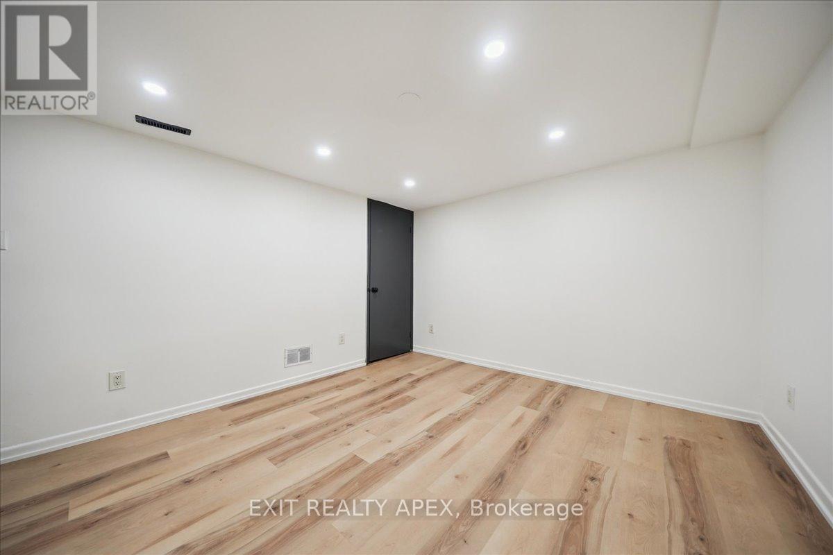 Lower Floor - 343 Greenwood Avenue, Toronto, Ontario  M4L 2R6 - Photo 14 - E12889768