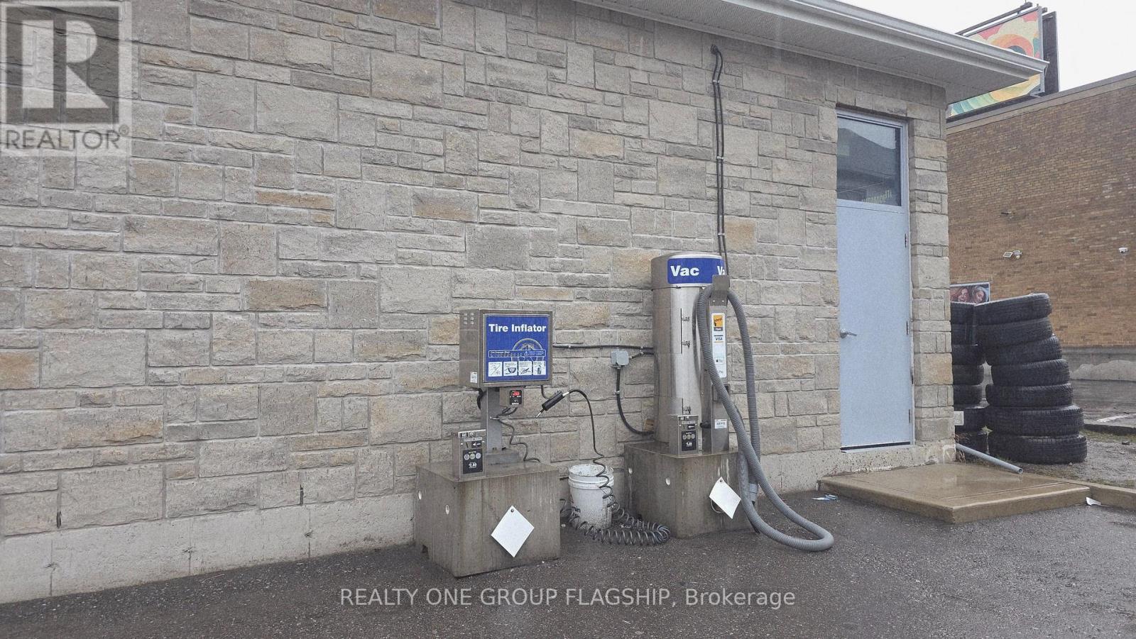 Car Wash Bldg - 4861 Victoria Avenue, Niagara Falls, Ontario  L2E 4C5 - Photo 8 - X12971268