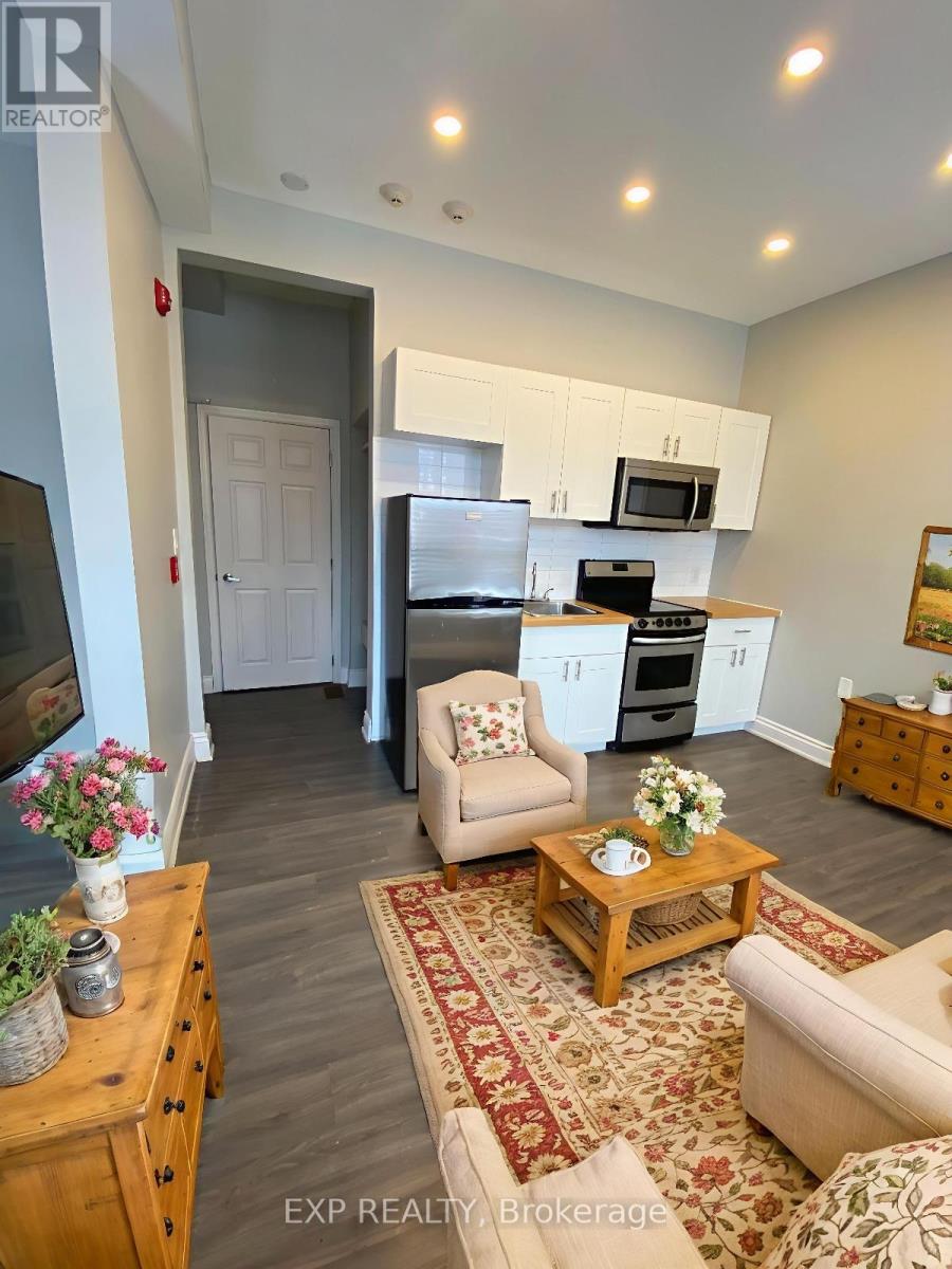 4 - 70 VICTORIA AVENUE S, Hamilton, Ontario