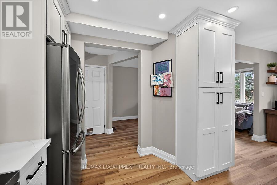 53 Pinewoods Drive, Hamilton, Ontario  L8L 2T6 - Photo 18 - X12971322