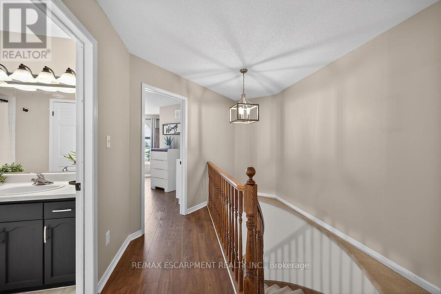 53 Pinewoods Drive, Hamilton, Ontario  L8L 2T6 - Photo 20 - X12971322