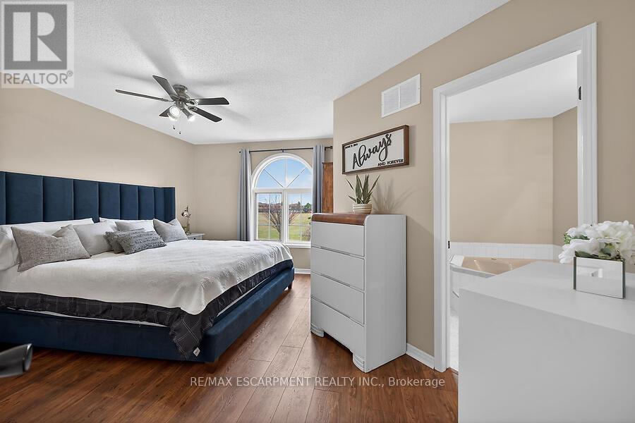 53 Pinewoods Drive, Hamilton, Ontario  L8L 2T6 - Photo 22 - X12971322