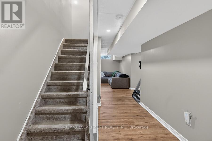 53 Pinewoods Drive, Hamilton, Ontario  L8L 2T6 - Photo 32 - X12971322