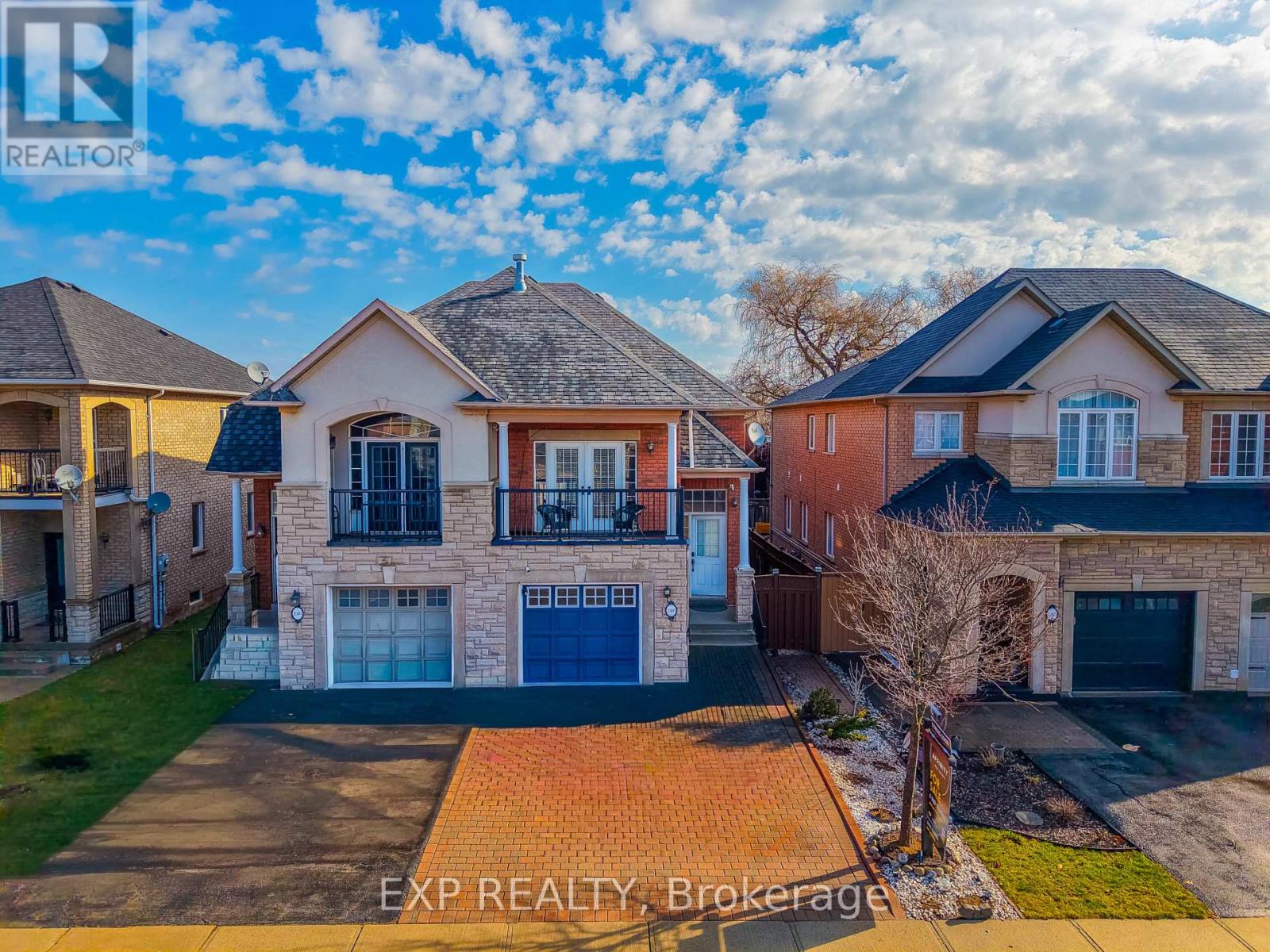 2305 NEWCASTLE CRESCENT, Oakville, Ontario