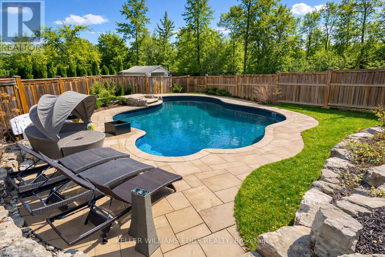 168 Echovalley Drive, Hamilton, Ontario  L8J 0H2 - Photo 10 - X12971416