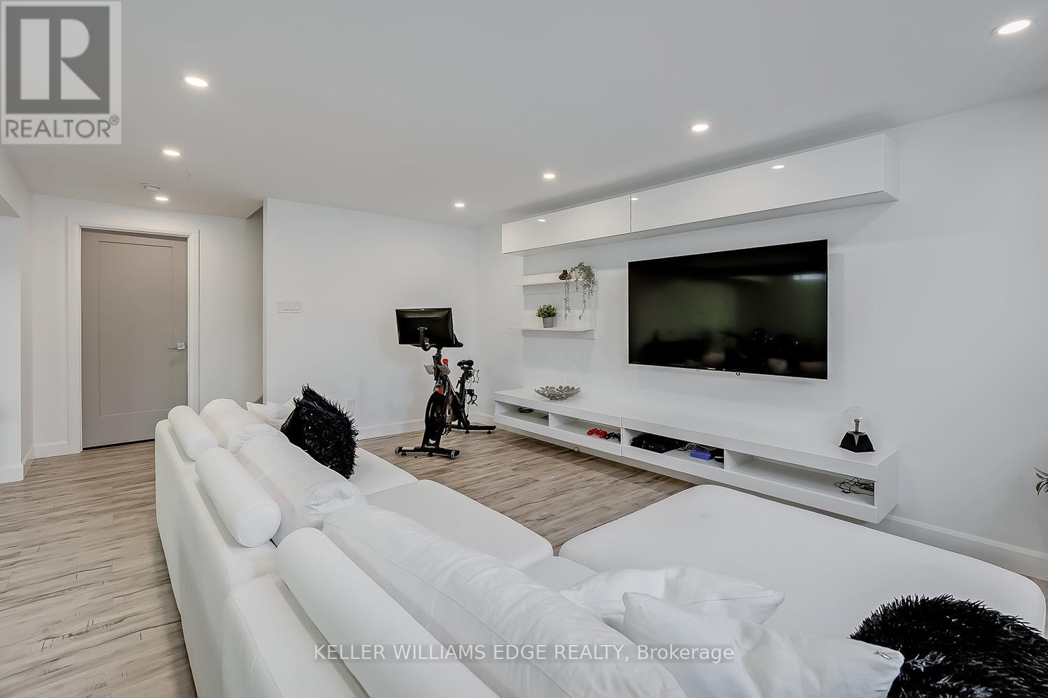 168 Echovalley Drive, Hamilton, Ontario  L8J 0H2 - Photo 43 - X12971416