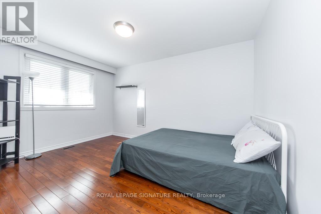 33 Renault Crescent, Toronto, Ontario  M9P 1J2 - Photo 20 - W12970632