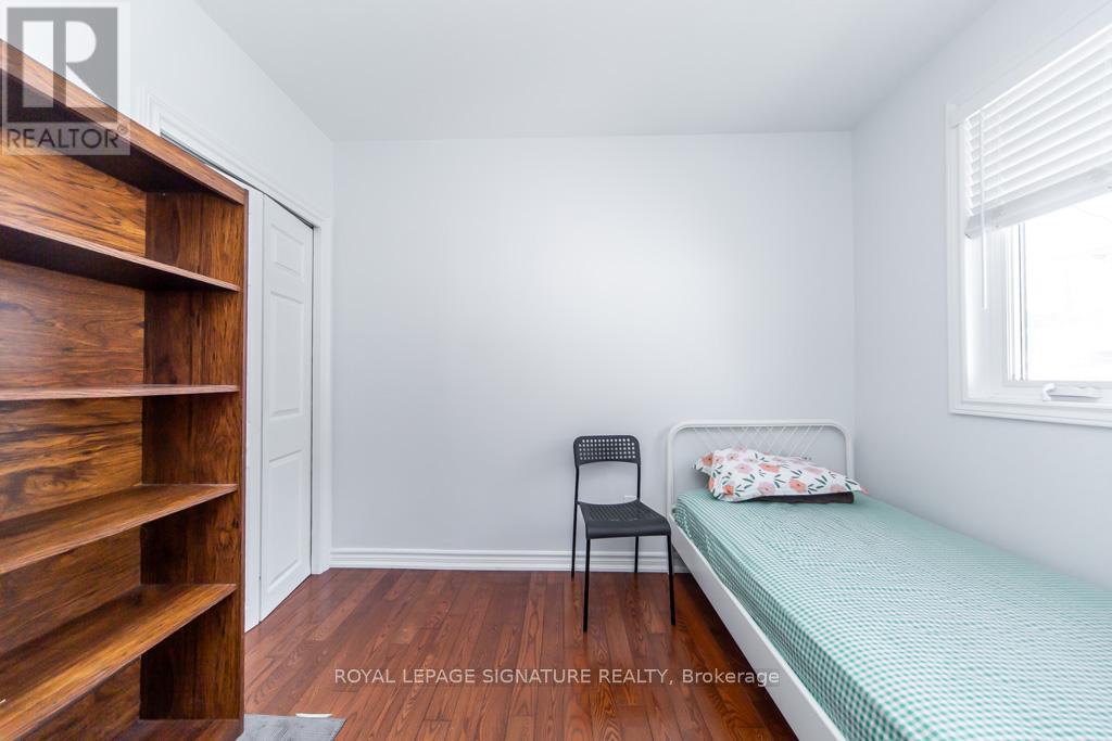 33 Renault Crescent, Toronto, Ontario  M9P 1J2 - Photo 18 - W12970632