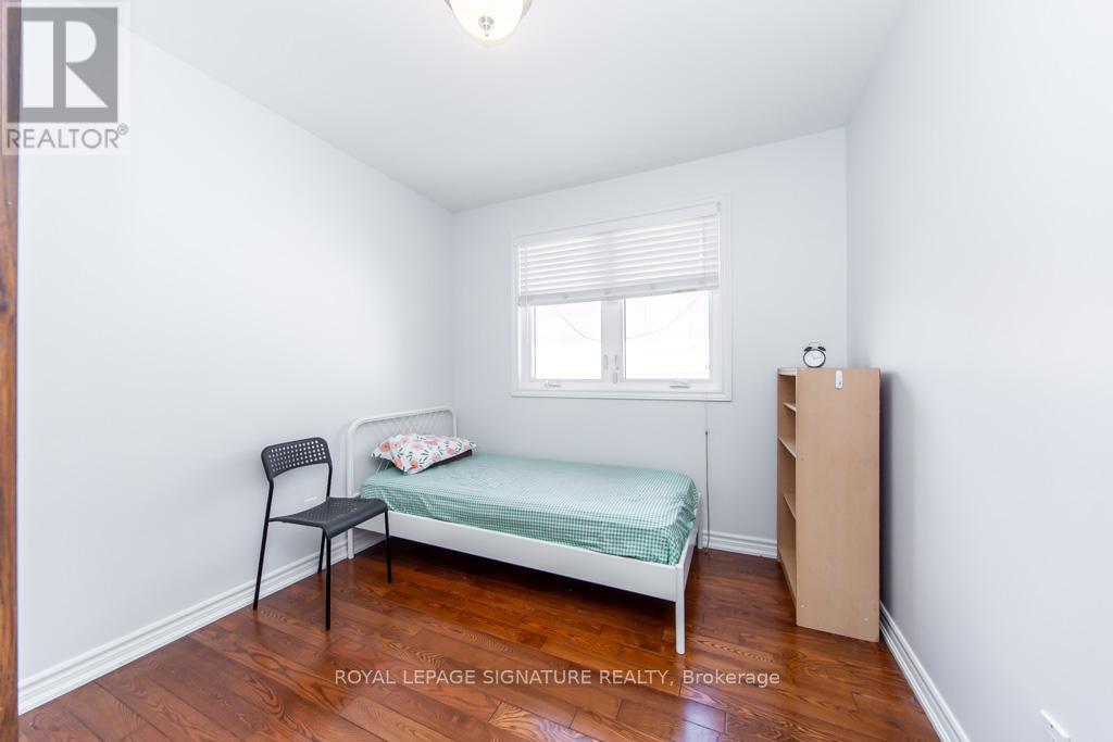 33 Renault Crescent, Toronto, Ontario  M9P 1J2 - Photo 17 - W12970632