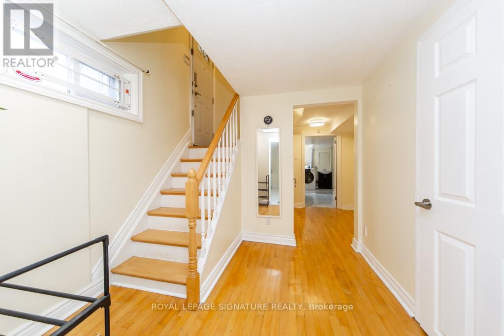 33 Renault Crescent, Toronto, Ontario  M9P 1J2 - Photo 28 - W12970632