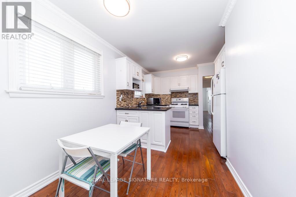 33 Renault Crescent, Toronto, Ontario  M9P 1J2 - Photo 13 - W12970632