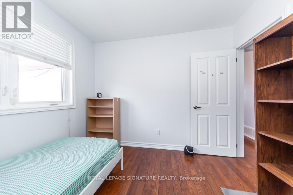 33 Renault Crescent, Toronto, Ontario  M9P 1J2 - Photo 19 - W12970632