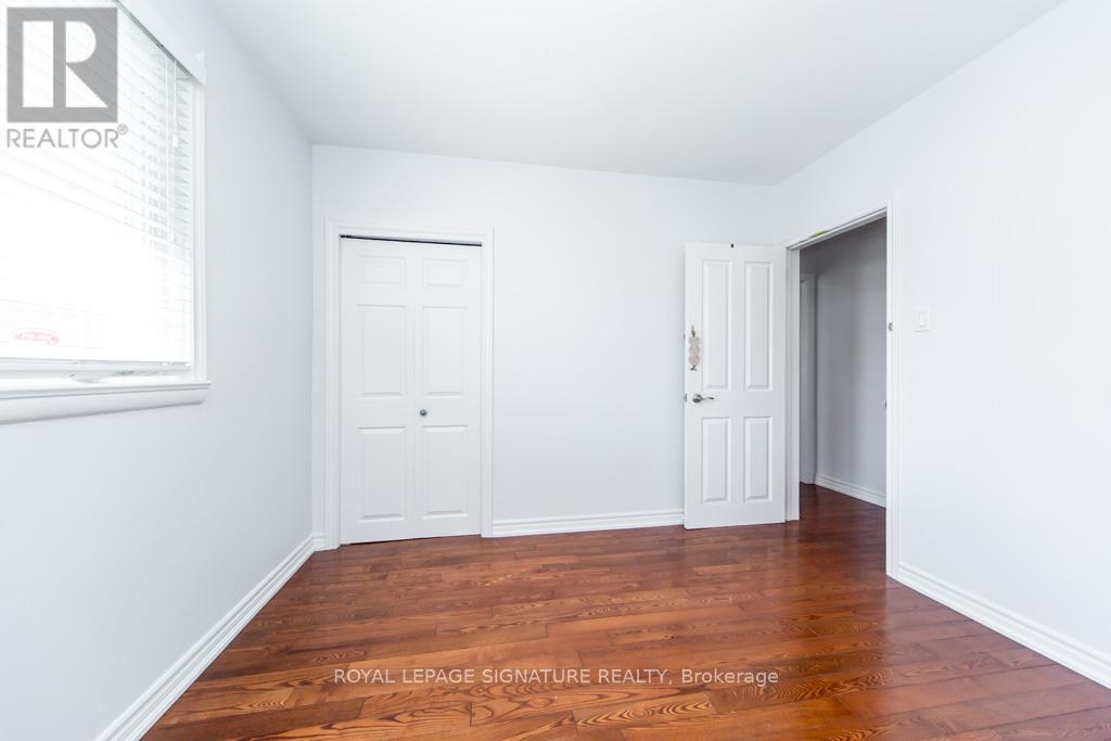 33 Renault Crescent, Toronto, Ontario  M9P 1J2 - Photo 25 - W12970632