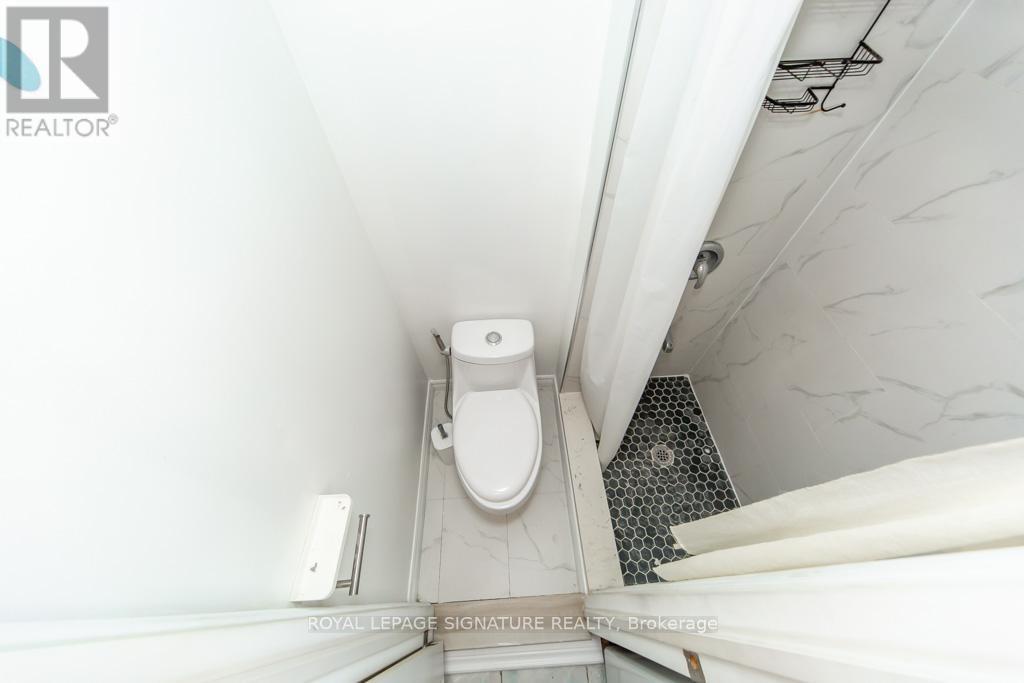 33 Renault Crescent, Toronto, Ontario  M9P 1J2 - Photo 44 - W12970632