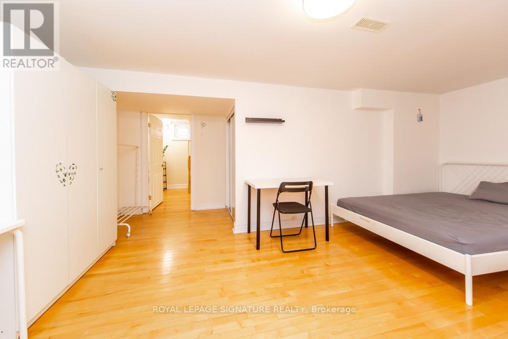 33 Renault Crescent, Toronto, Ontario  M9P 1J2 - Photo 37 - W12970632