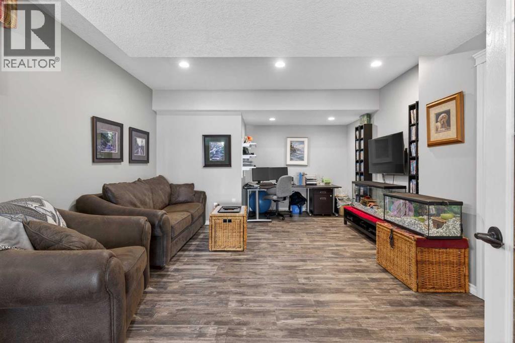 77 Crystal Green Drive, Okotoks, Alberta  T1S 2N8 - Photo 38 - A2290646